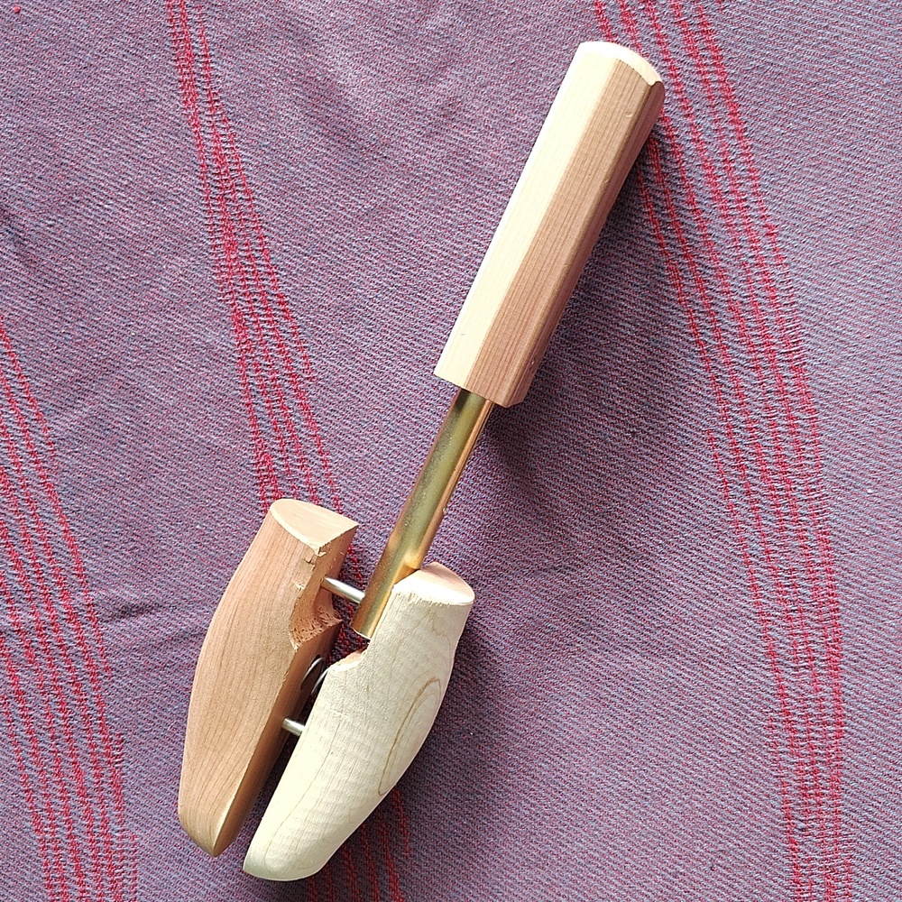 👟 Single Cedar Shoe Tree. Medium